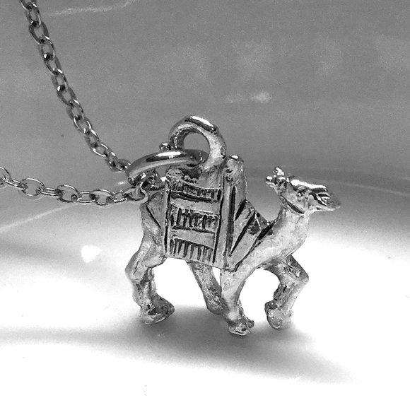 Miniature Camel Desert Animal Egypt Travel Gift Charm Necklace - Picture 1 of 1